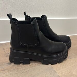 Circus by Sam Edelman Women's Darielle Ankle Boot